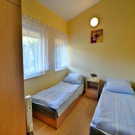 Cottage By Rosnowskie Lake With Sandy Beach, Cleaning Included Дом отдыха *