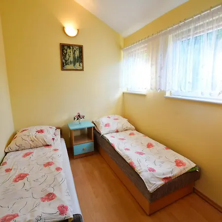 Дом отдыха Cottage By Rosnowskie Lake With Sandy Beach, Cleaning Included *