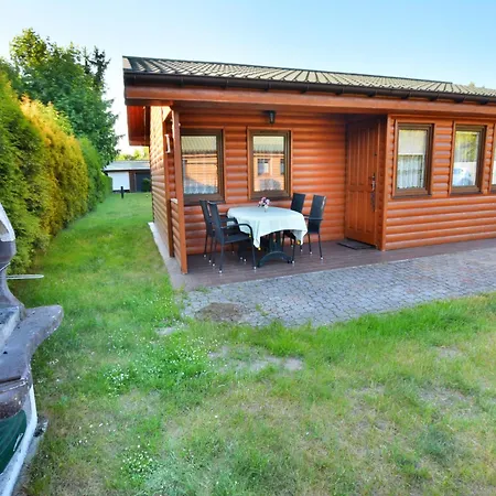 Дом отдыха Cottage By Rosnowskie Lake With Sandy Beach, Cleaning Included