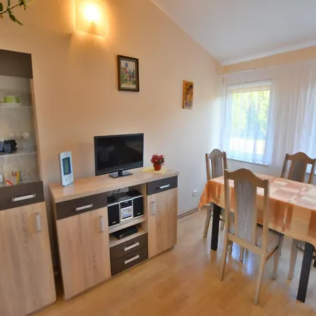 Дом отдыха Cottage By Rosnowskie Lake With Sandy Beach, Cleaning Included Rosnowo